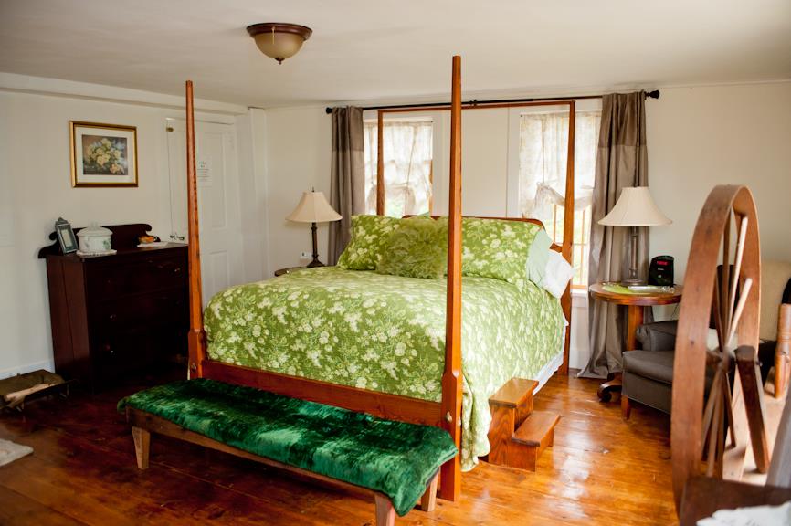 Bed and Breakfasts of Mystic Coast and Country in Preston, Connecticut Roseledge Country Inn