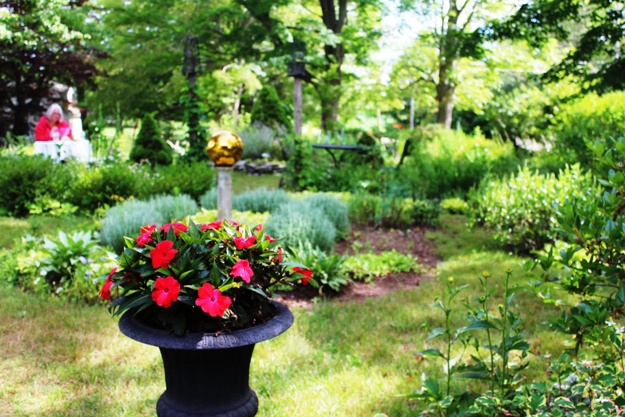 Bed and Breakfasts of Mystic Coast and Country in Preston, Connecticut Roseledge Country Inn